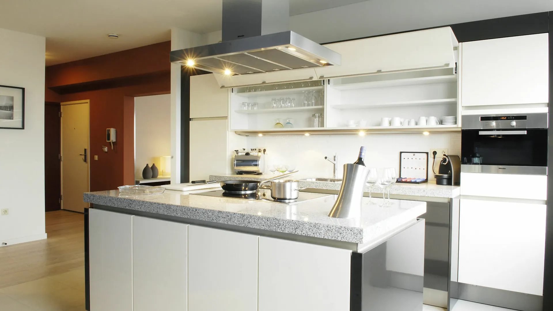 Htel Serviced Apartments Amsterdam 0*,  Niederlande